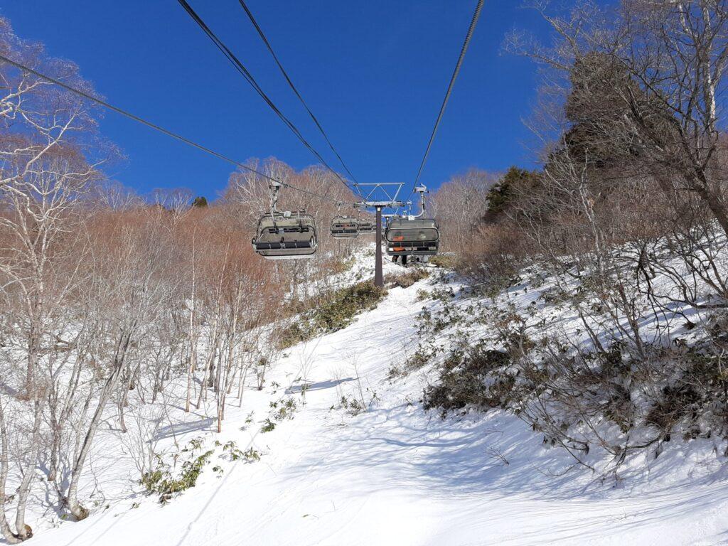 リフトで登山口へ